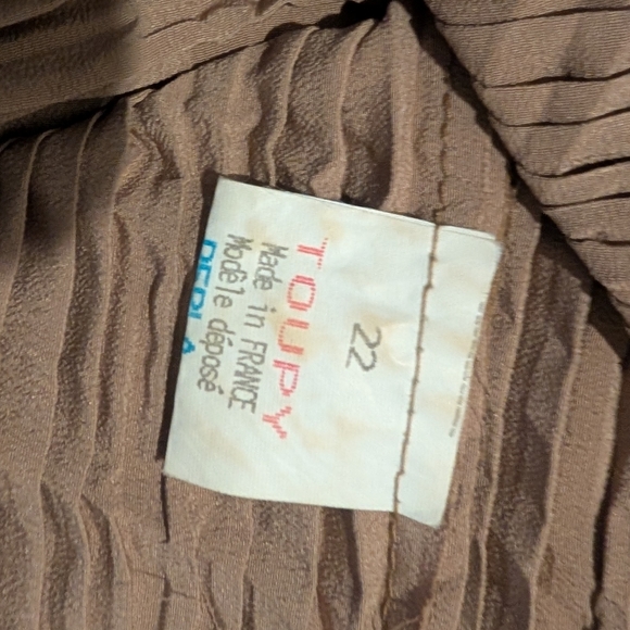 Elegant Vintage Tan Pleated Skirt - Picture 5 of 6